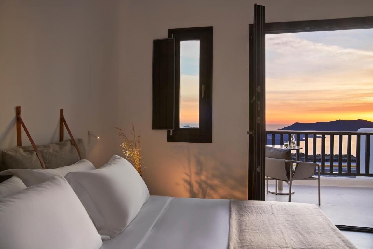 Orama Hotel & Spa Fira  Exterior foto A bedroom at the hotel