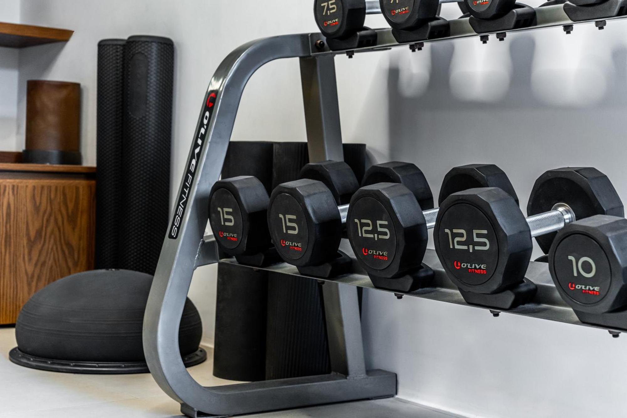 Orama Hotel & Spa Fira  Exterior foto Dumbbell rack