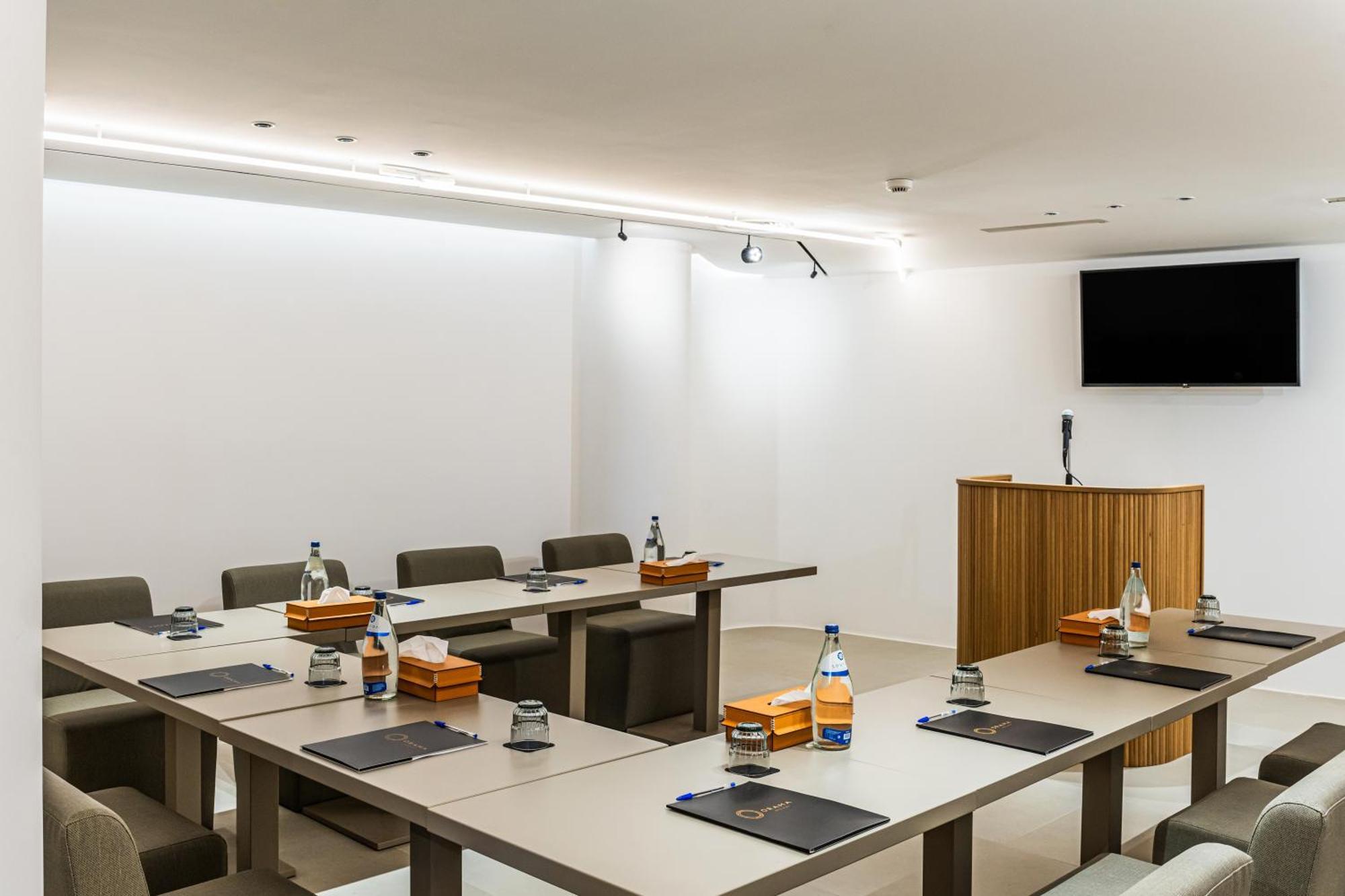 Orama Hotel & Spa Fira  Exterior foto The boardroom at the London Business School