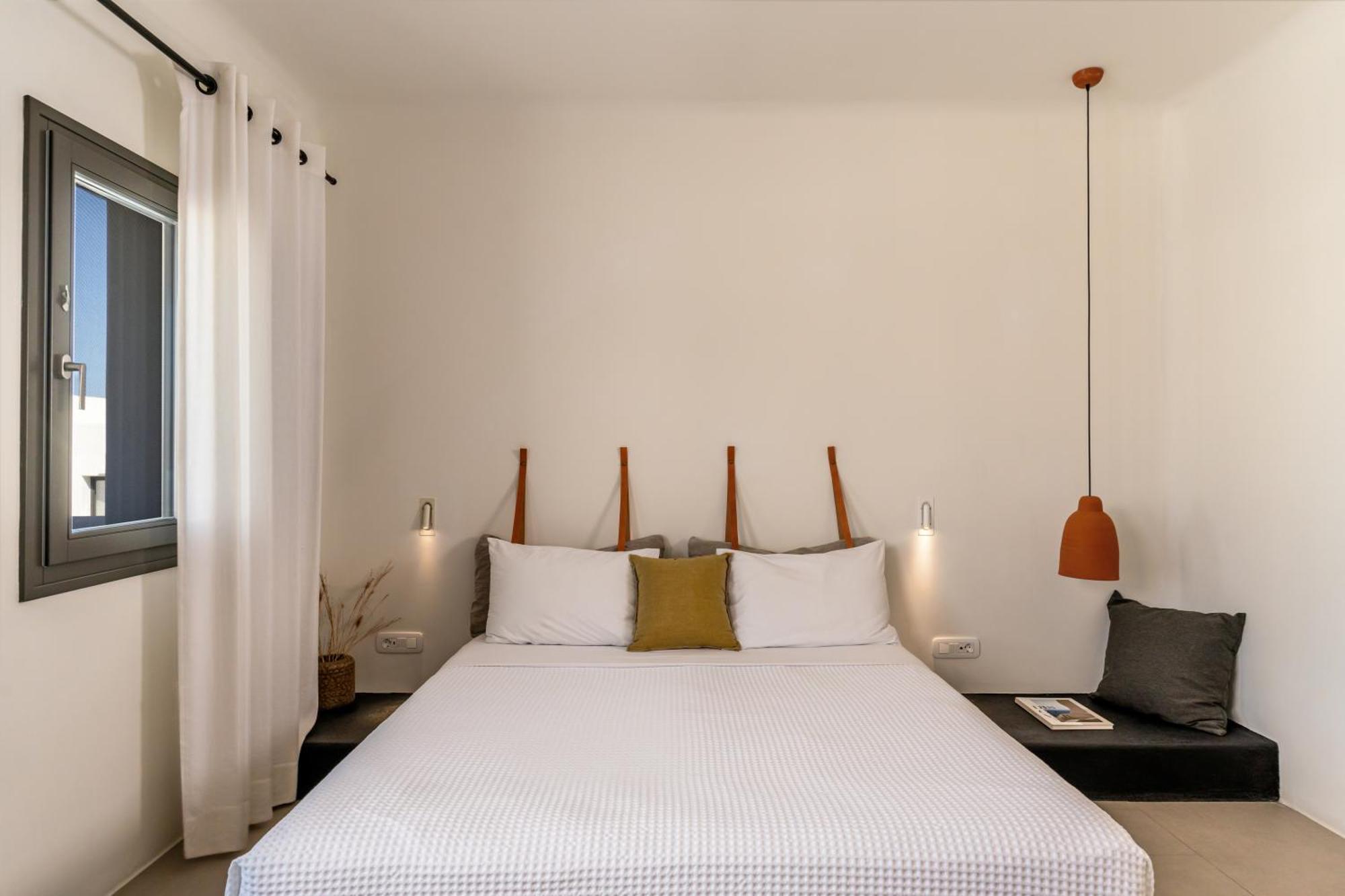 Orama Hotel & Spa Fira  Exterior foto A bedroom at the hotel
